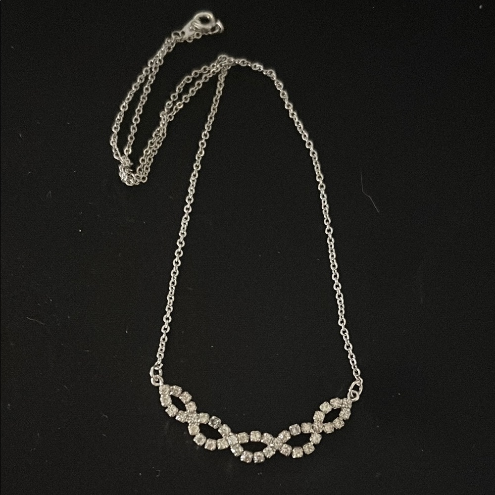 Elegant Silver Necklace with Intricate Design